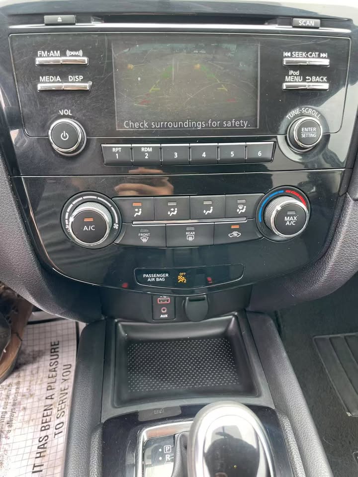 2017 Nissan Nissan SV AWD
