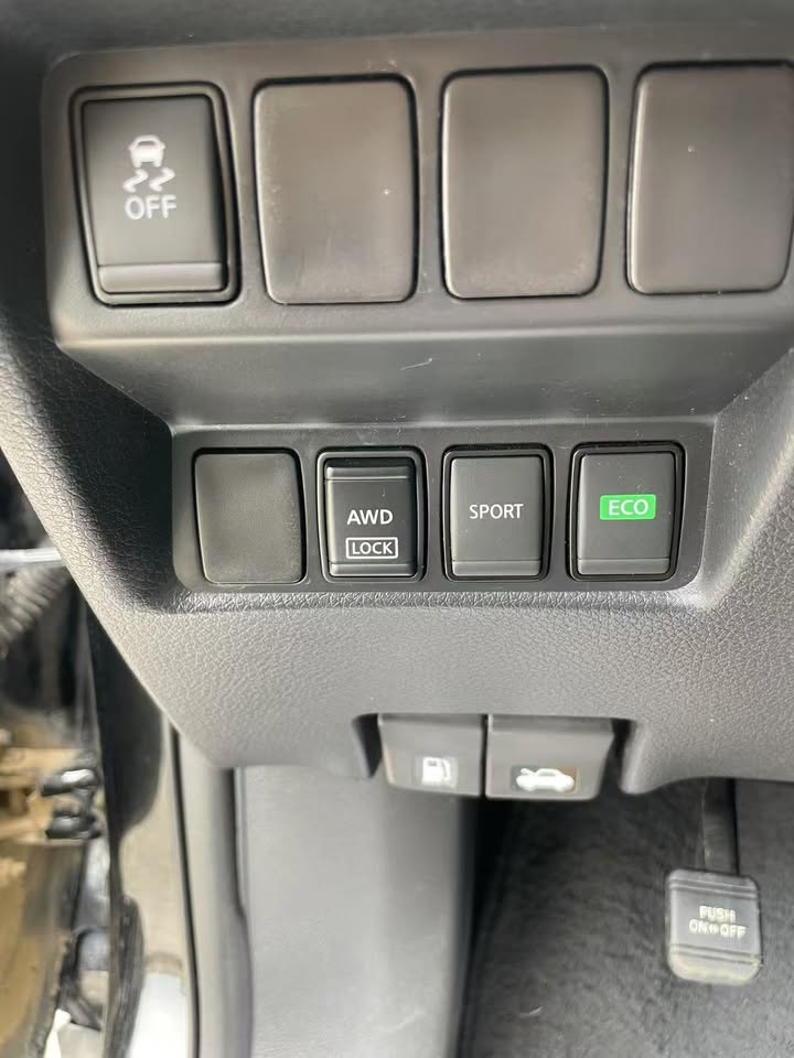 2017 Nissan Nissan SV AWD
