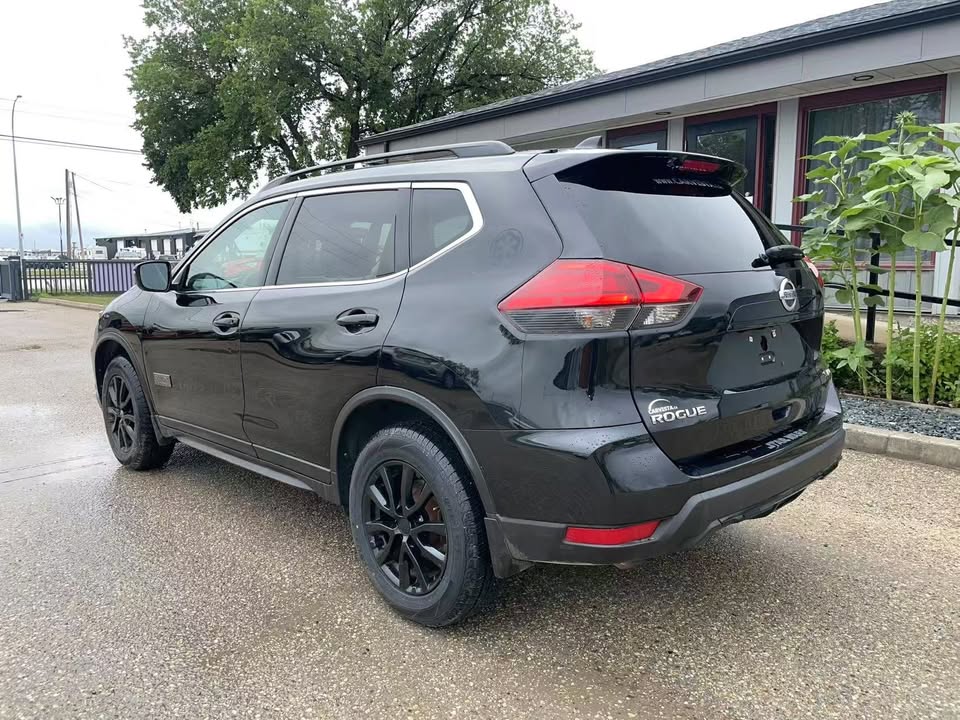 2017 Nissan Nissan SV AWD