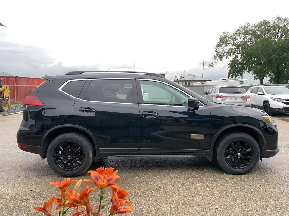 2017 Nissan Nissan SV AWD