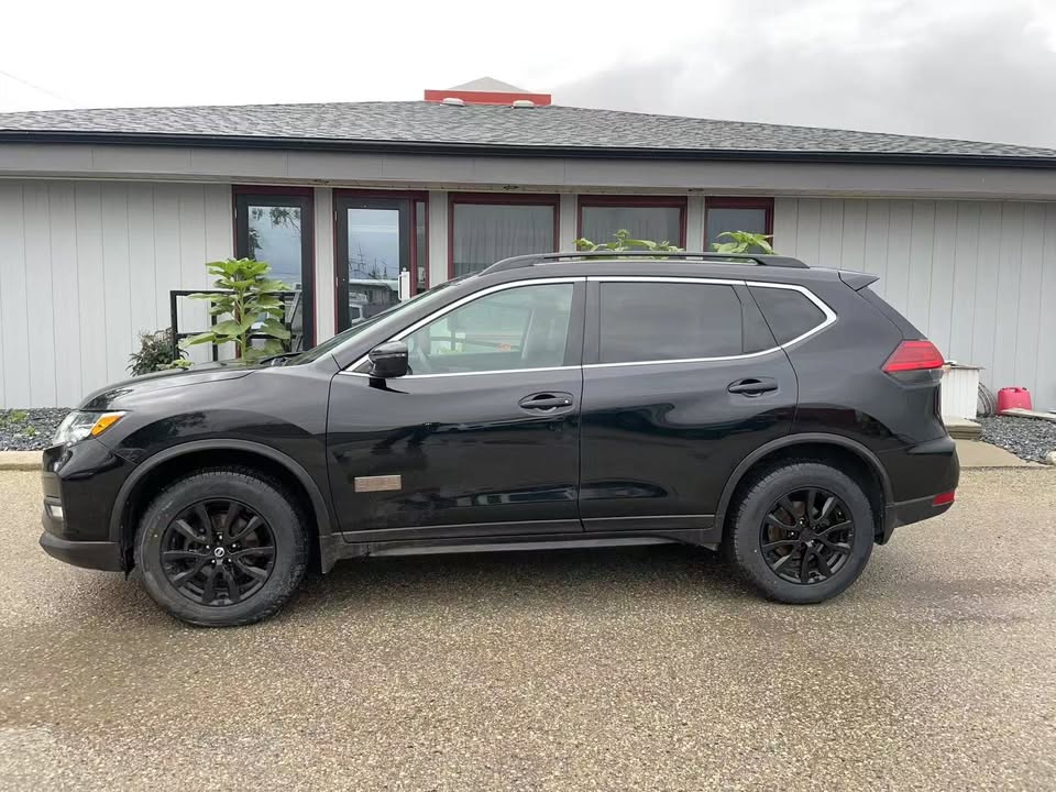 2017 Nissan Nissan SV AWD
