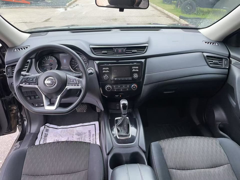 2017 Nissan Nissan SV AWD