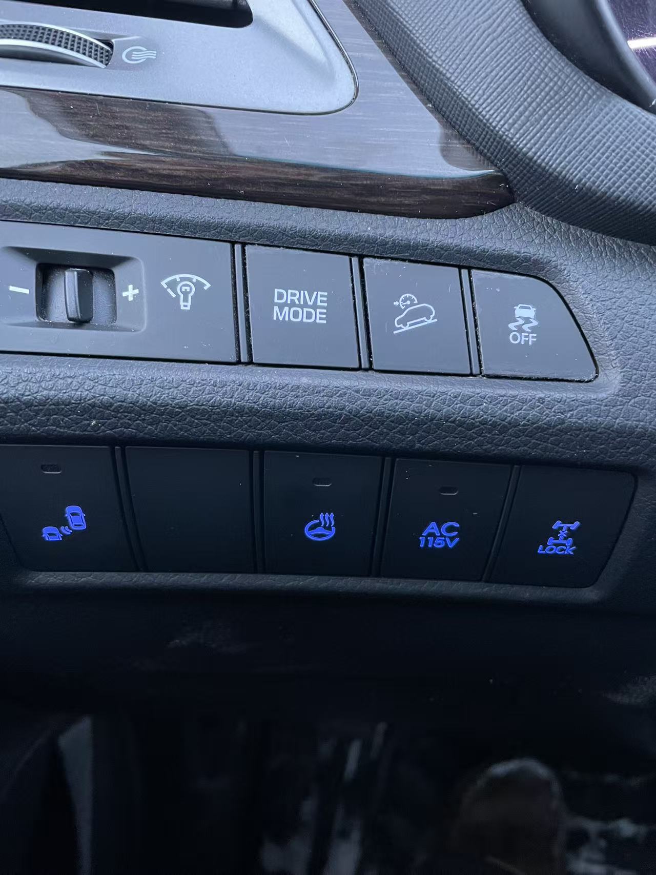 2017 Hyundai Santa Fe XL Luxury